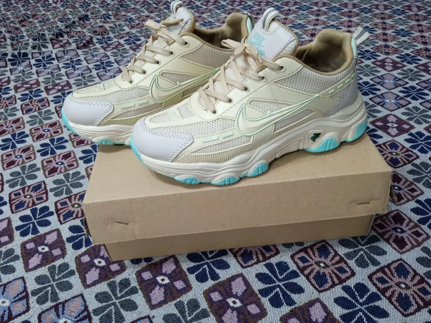 کفش اسپرت در حد نو.|کیف، کفش، کمربند|بیرجند, |دیوار