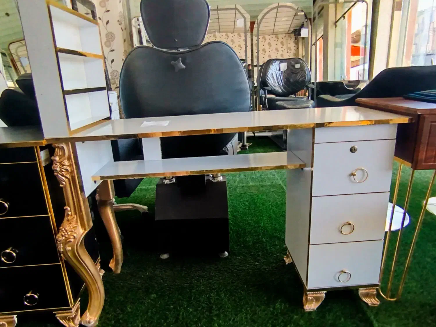 عرضه میز ناخن با کیفیت به قیمت عمده زرکالا|آرایشگاه و سالنهای زیبایی|یاسوج, |دیوار