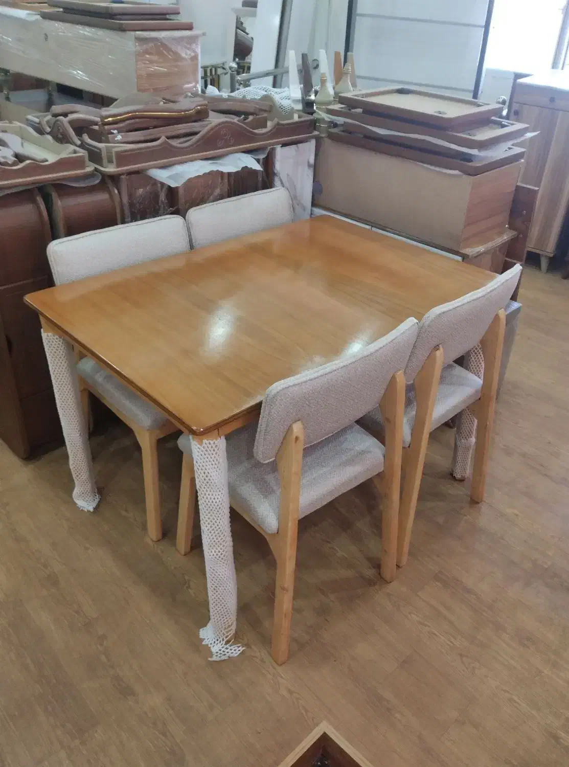 میز نهار خوری . میز|میز و صندلی غذاخوری|رشت, یخسازی|دیوار