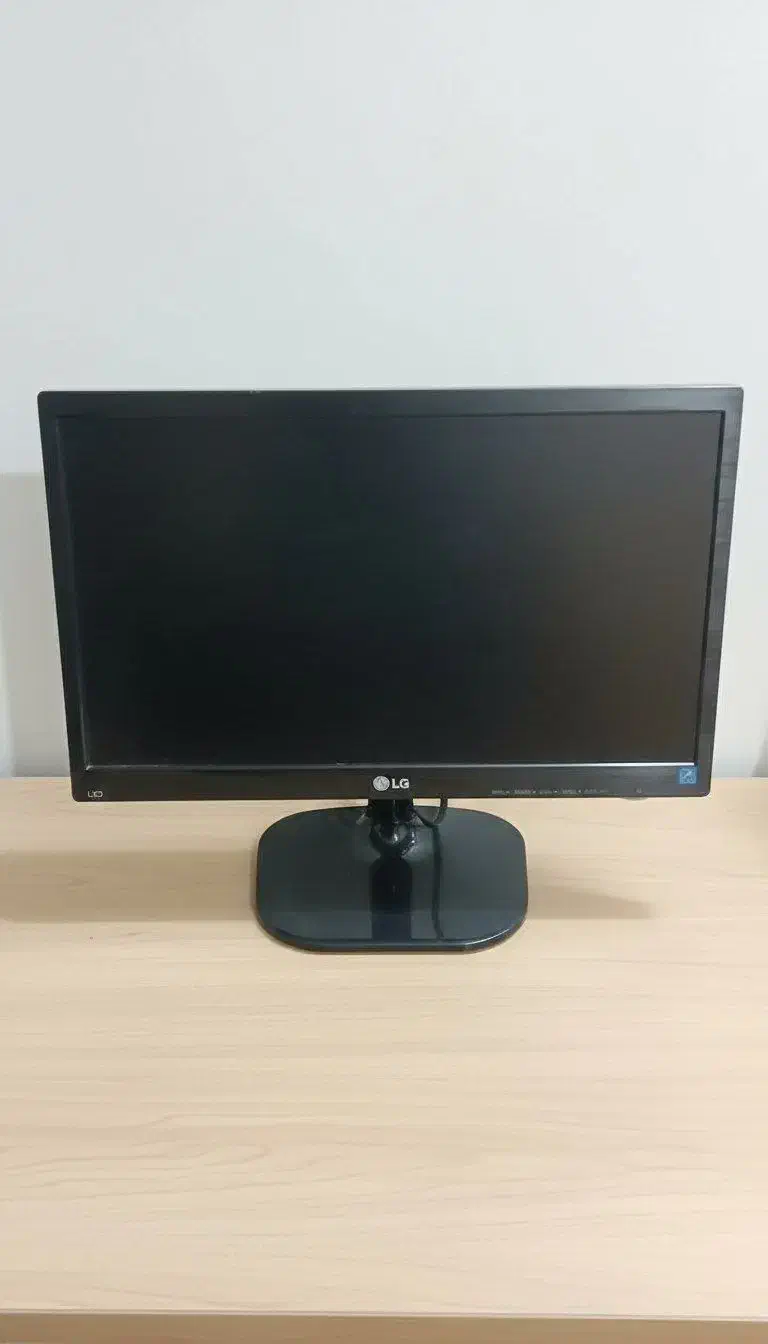 مانیتور LG سایز 20 اینچ ( Full HD )|قطعات و لوازم جانبی رایانه|اصفهان, باب الدشت|دیوار