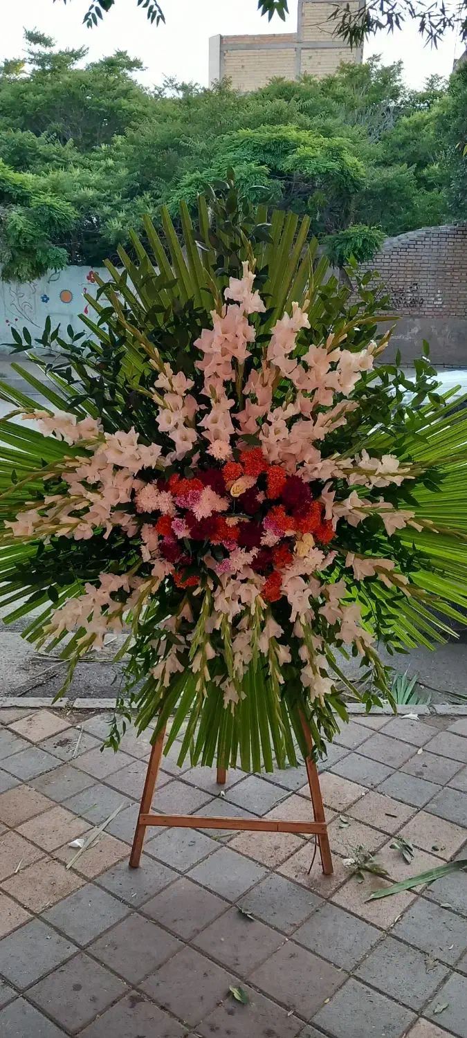 تاج گل باگلهای طبیعی|خدمات پذیرایی، مراسم|اردبیل, |دیوار