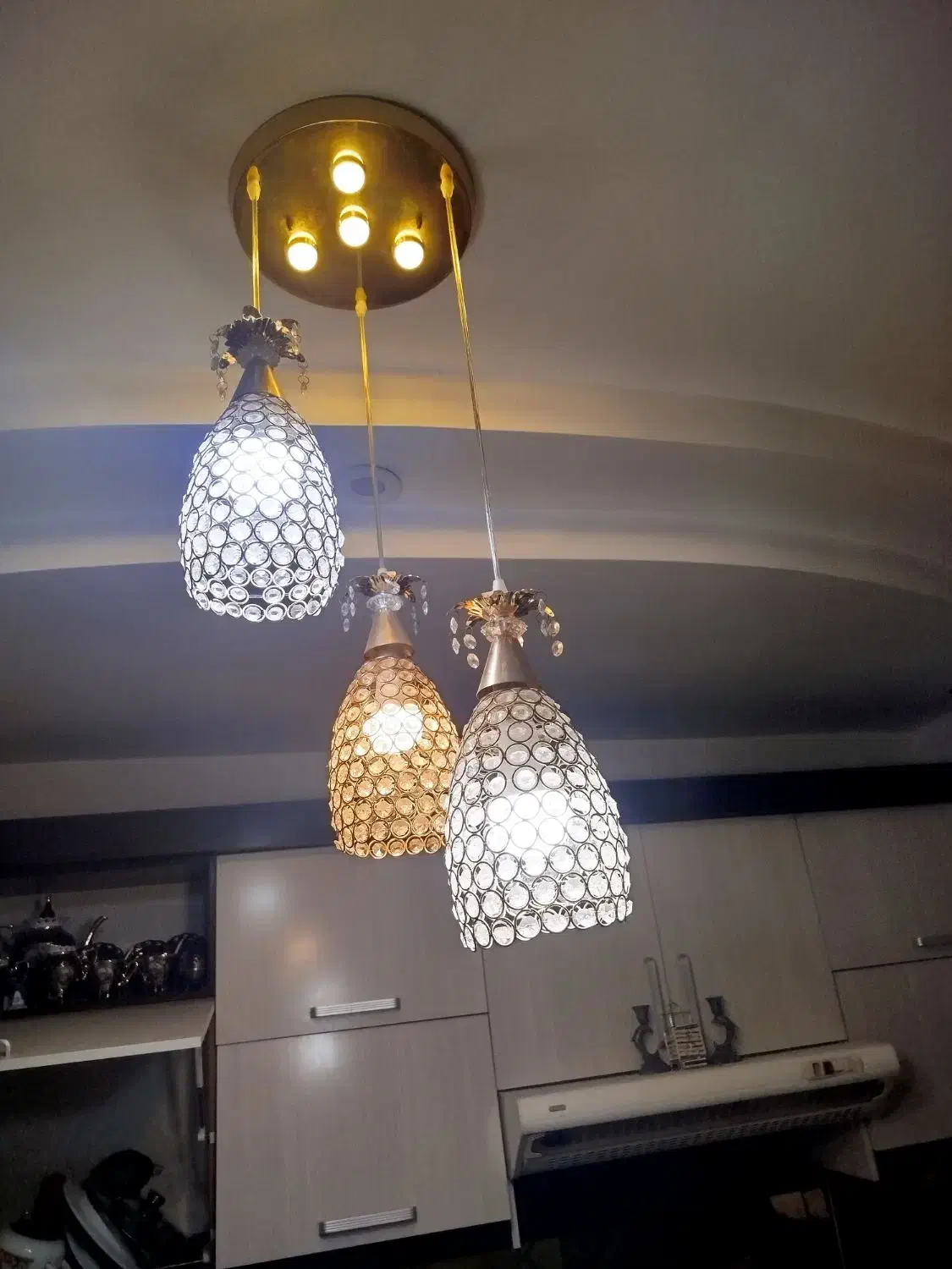 لوستر زیبا وشیک|لوستر و چراغ آویز|مشهد, هفت تیر (آب و برق)|دیوار