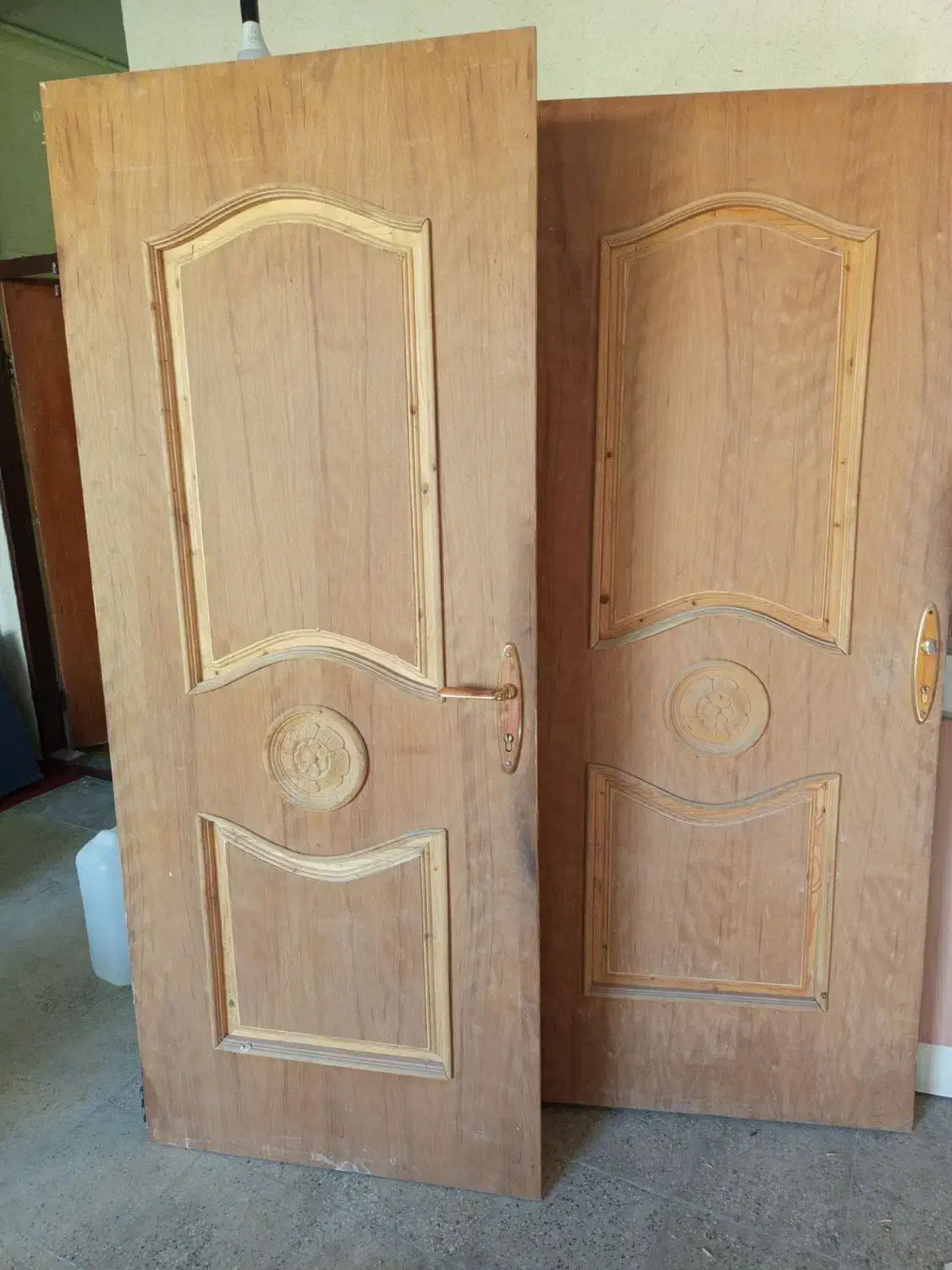 دوتا در|مصالح و تجهیزات ساختمان|بابا حیدر, |دیوار