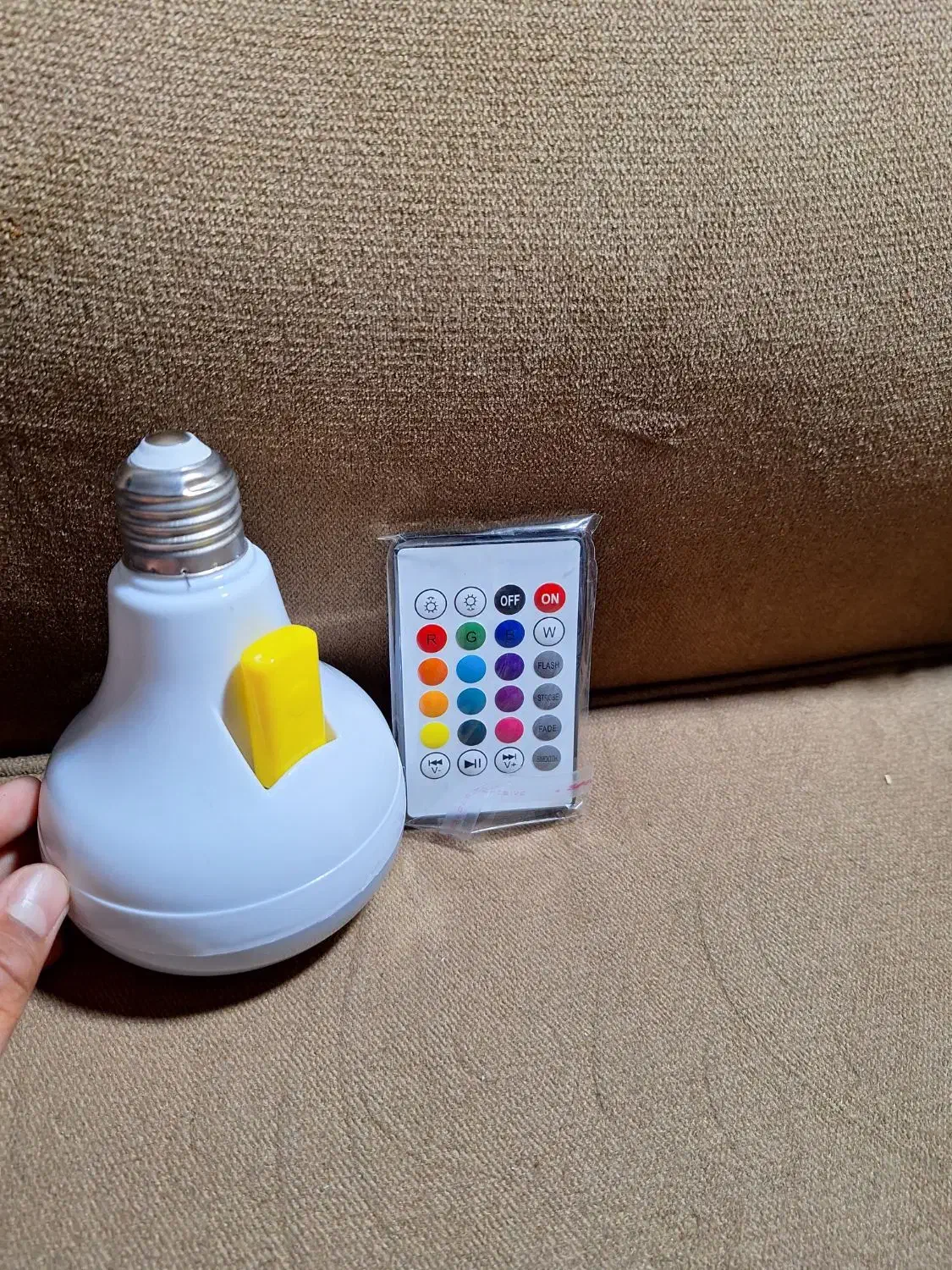 اسپیکر لامپی با کنترل و چراغ رنگی در دونوع مختلف|پخشکننده همراه|بوشهر, |دیوار