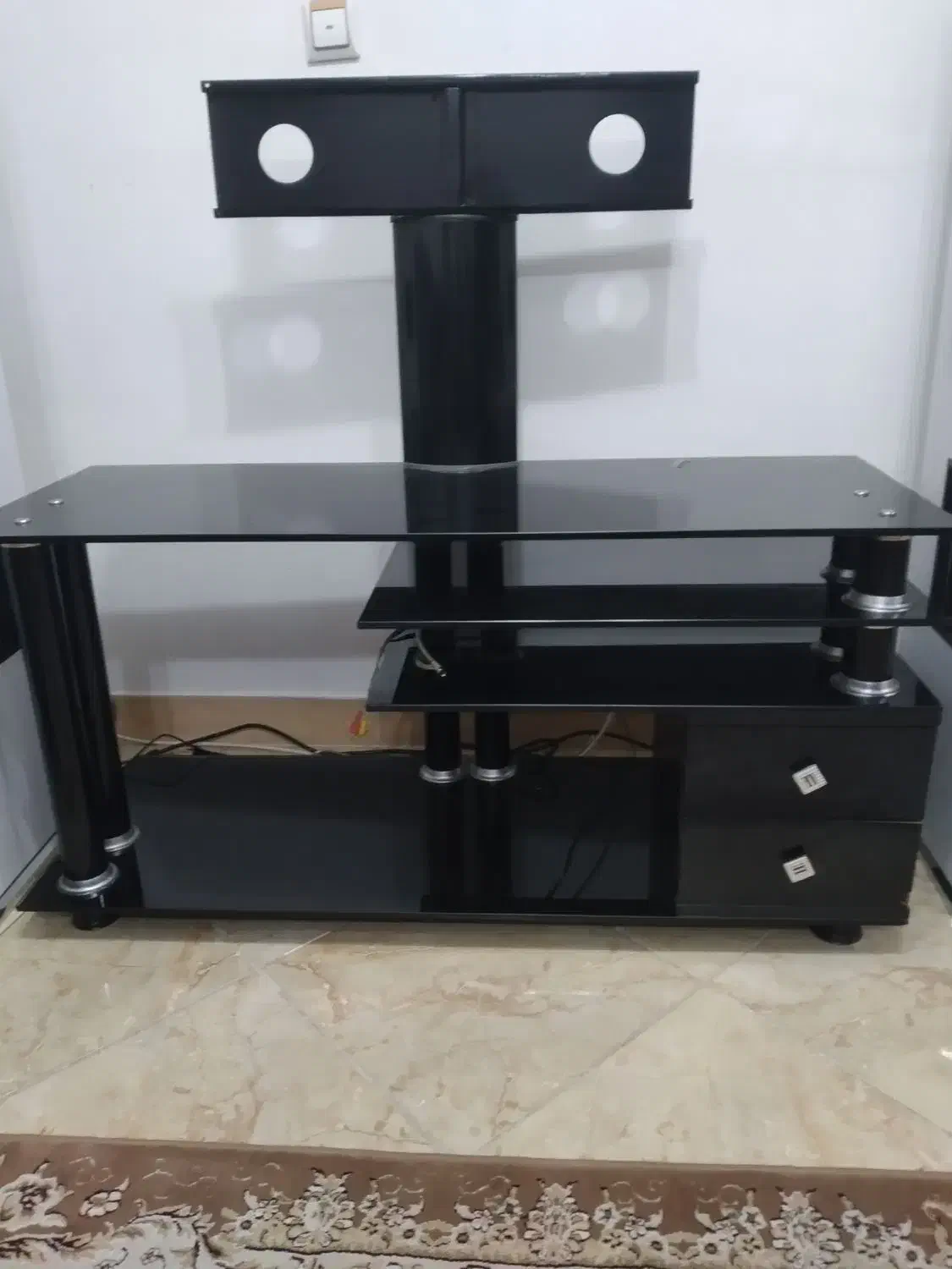 میز تلویزیون شیشه ای مدل انتیک سالم|میز تلویزیون|رشت, لاکان شهر|دیوار