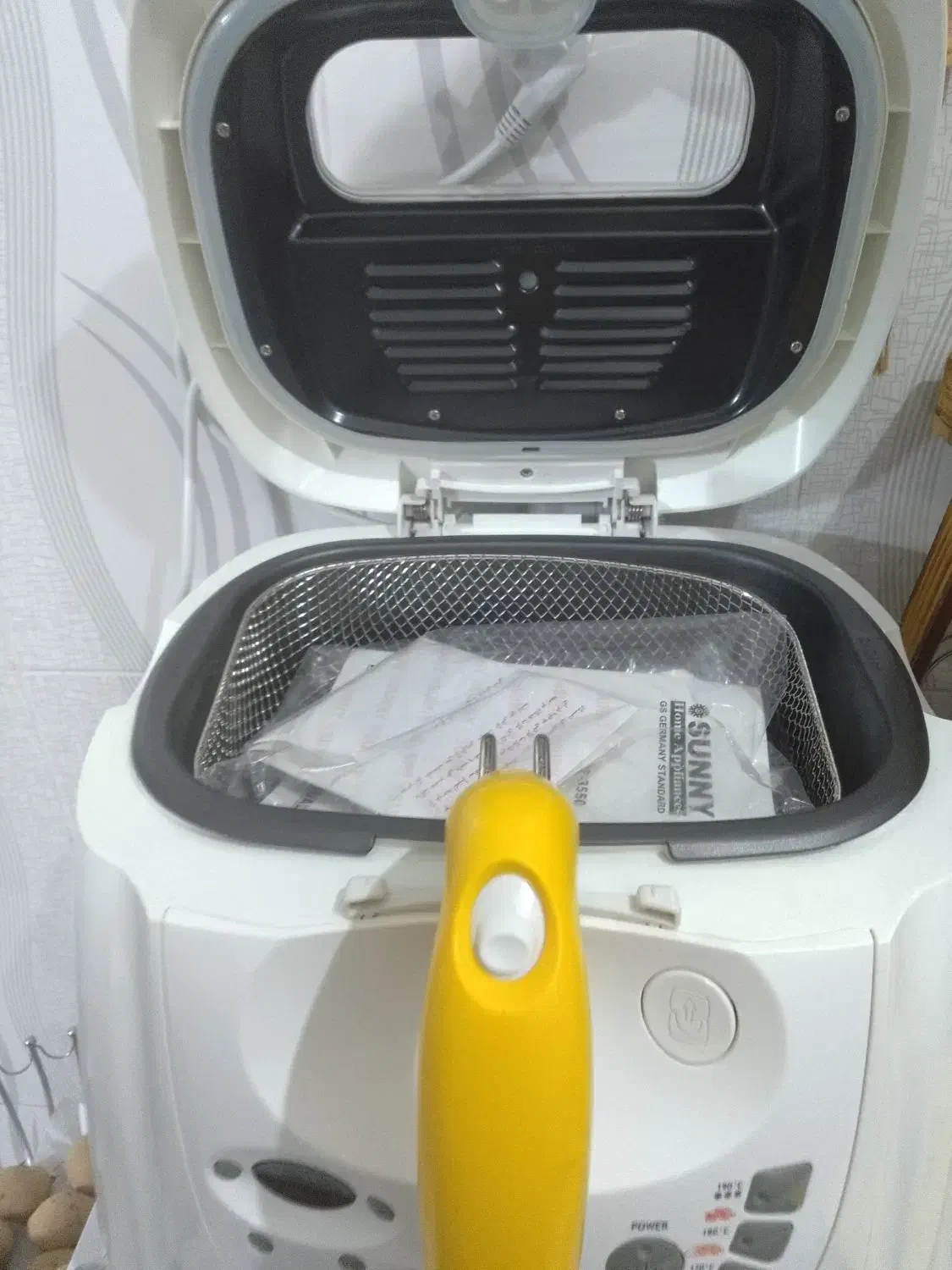 سرخ کن نو همراه کارتن|اجاق گاز و لوازم برقی پخت‌وپز|گلبهار, نوبهار|دیوار