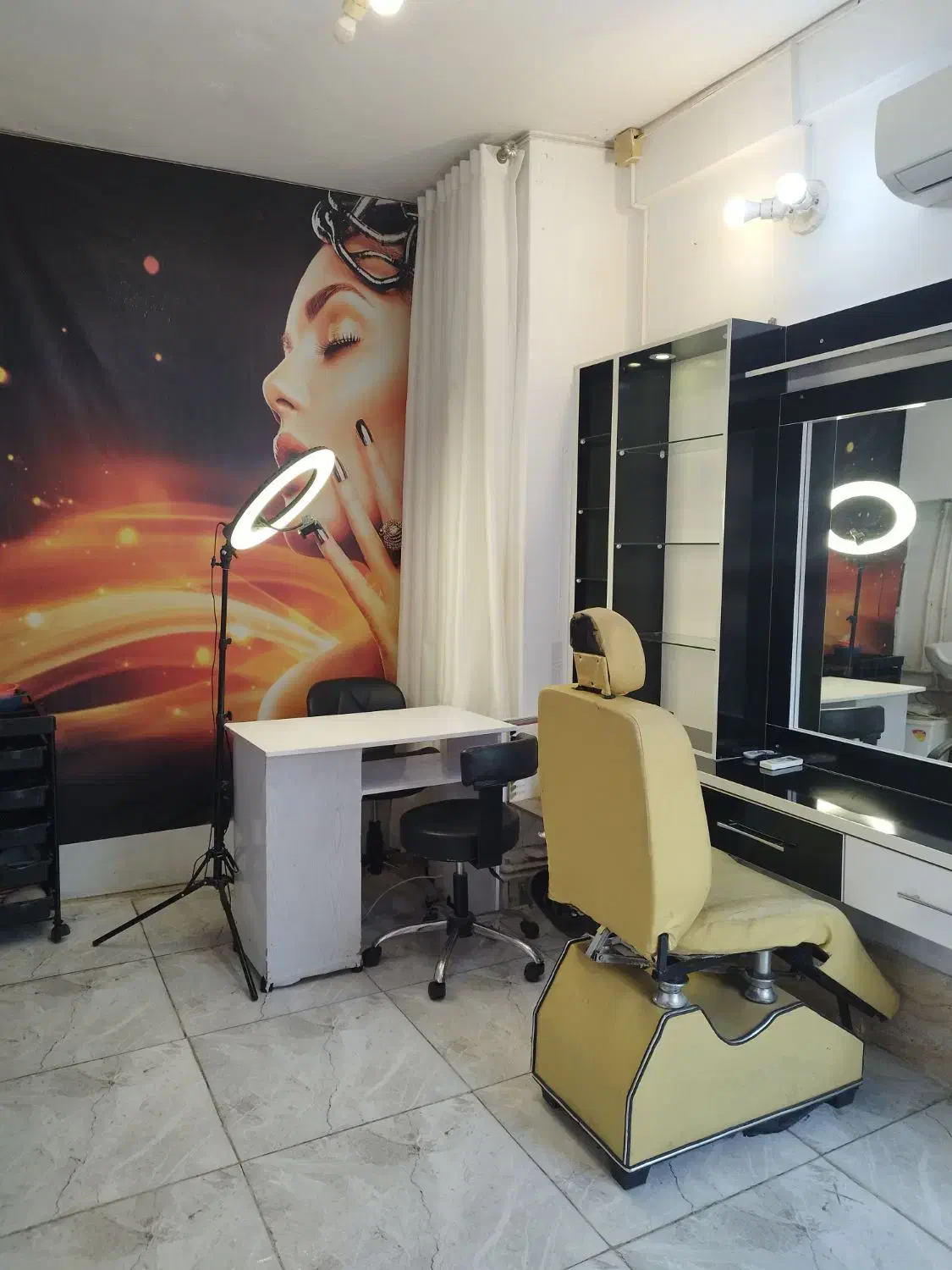 اجاره آرایشگاه با وسایل|اجارهٔ مغازه و غرفه|رشت, باهنر|دیوار