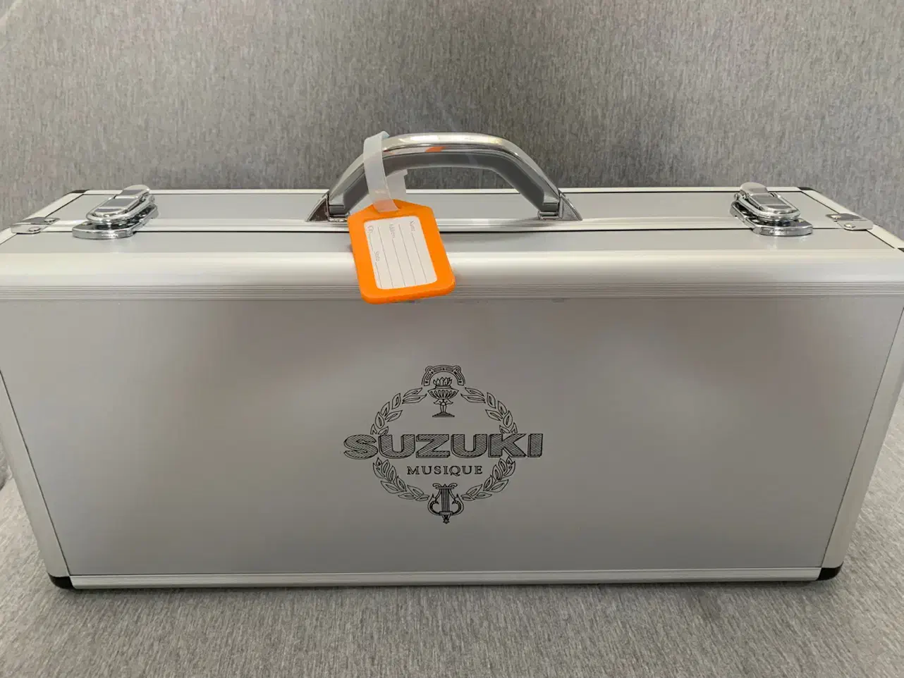 ترومپت سوزوکی با هارد کیس آلومینیومی|سازهای بادی|کرمان, |دیوار