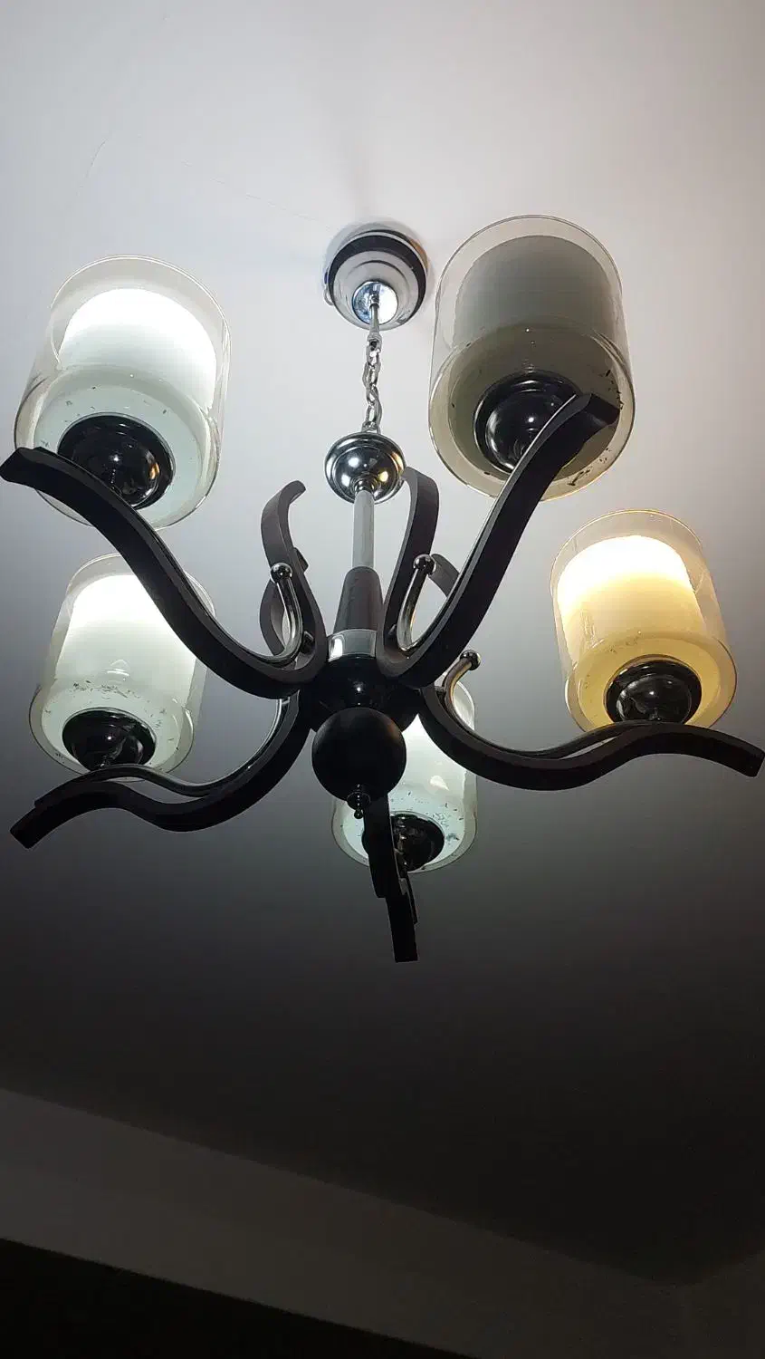 ست لوستر ۵ شاخه و یک سه شاخه مناسب اتاق خواب|لوستر و چراغ آویز|کرج, باغستان|دیوار