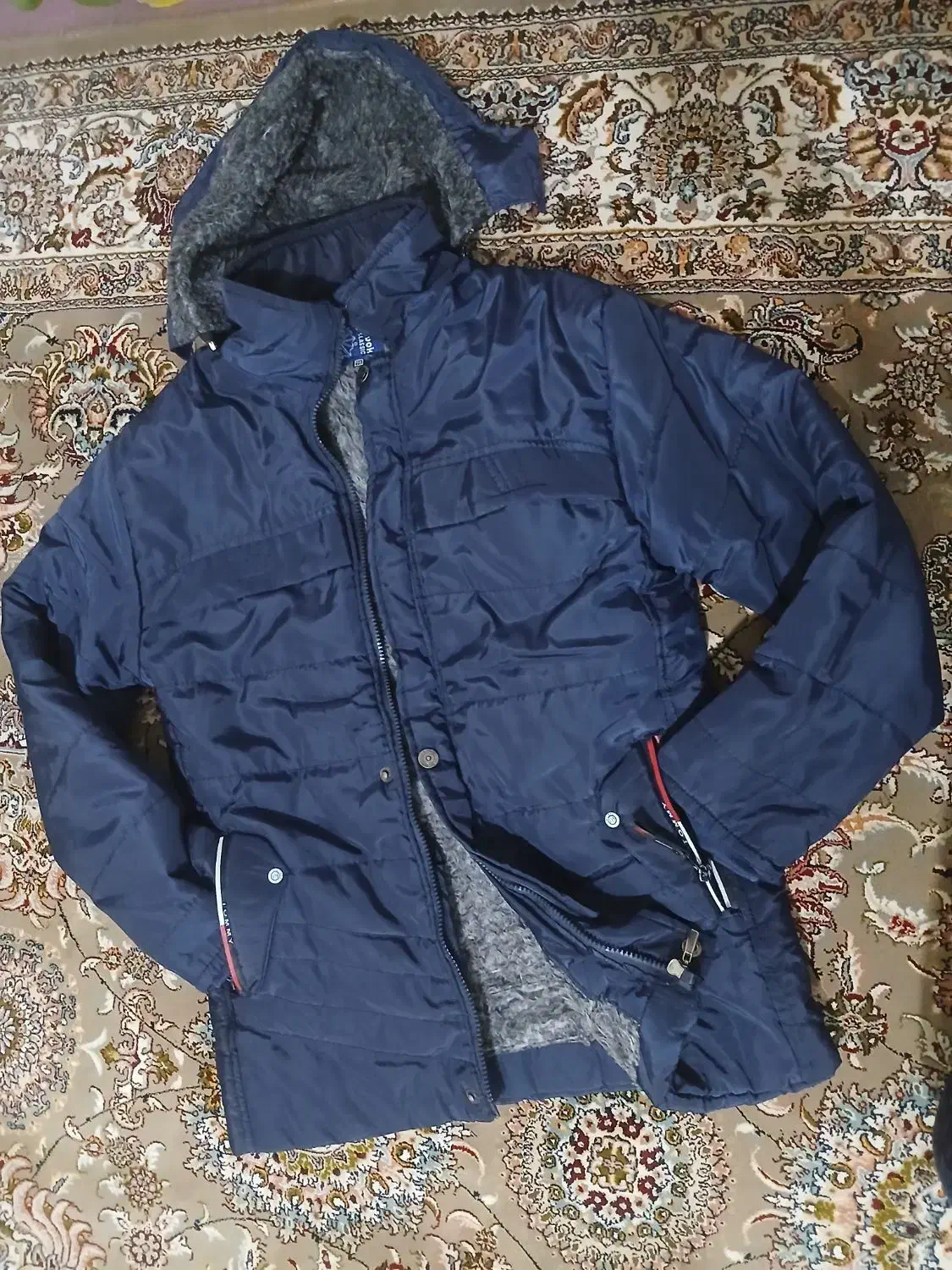 تعدادی وسایل و لباس|لباس|سنندج, |دیوار