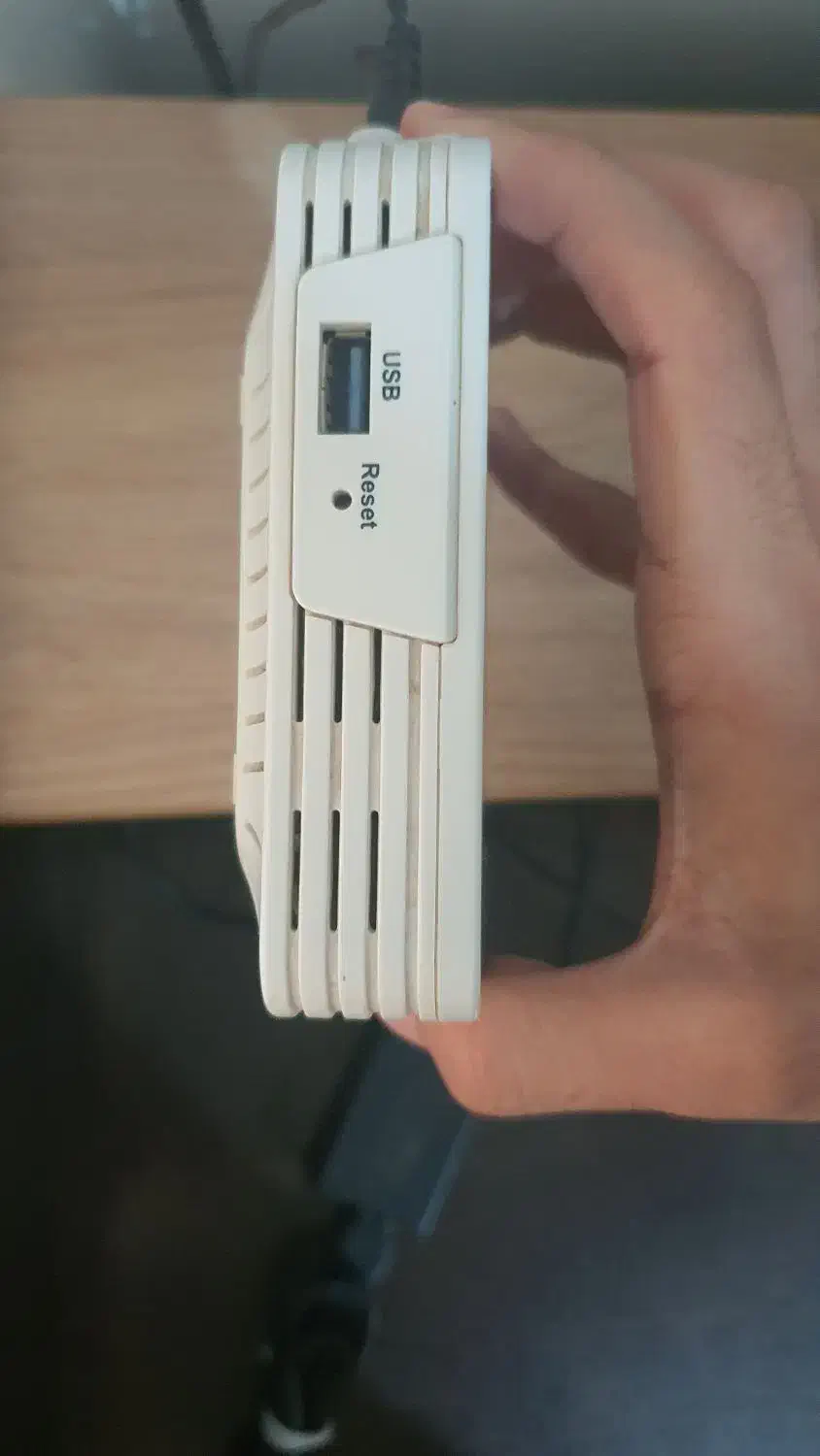 مودم adsl گلد وب ۴ پورت + پورت usb|مودم و تجهیزات شبکه|قم, پردیسان|دیوار