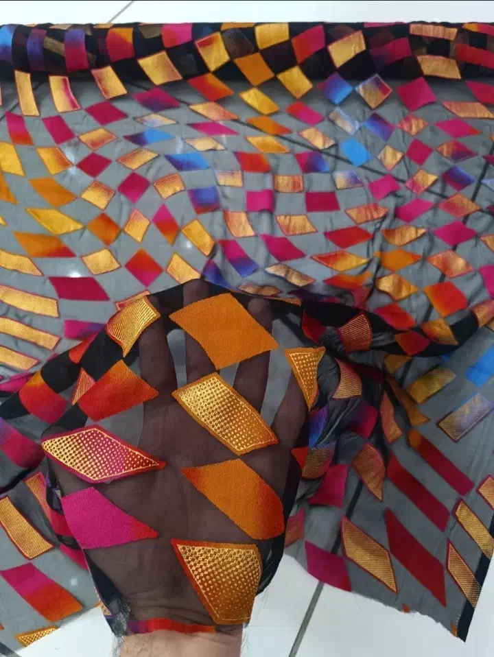 پارچه کوردی|لباس|سقز, |دیوار