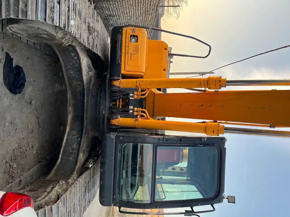 بیل هیوندا ۲۱۰|خودرو سنگین|مشهد, سعد آباد|دیوار