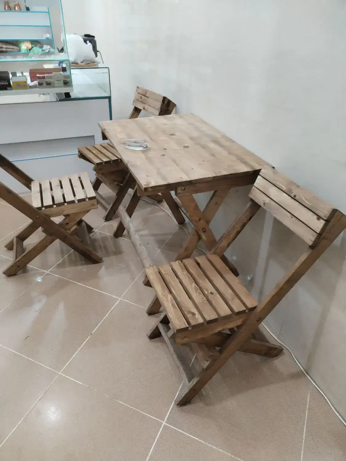 میز و صندلی چوب کافه نو نو|کافی‌شاپ و رستوران|خرمشهر, |دیوار