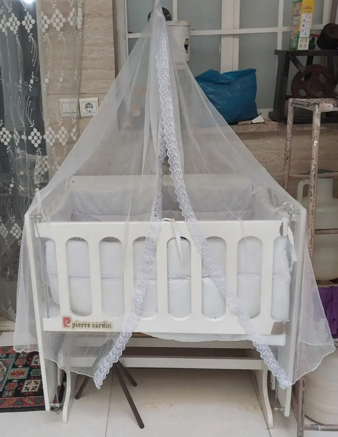 گهواره|تخت و صندلی بچه|قم, قلعه کامکار|دیوار