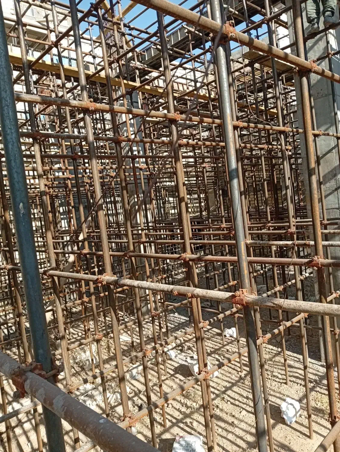 نصاب داربست وپلیت ،وتوری کشی|خدمات پیشه و مهارت|شیراز, کفترک|دیوار