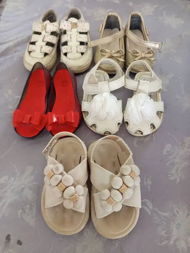 کفش و کلاه|کفش و لباس بچه|کوچصفهان, |دیوار