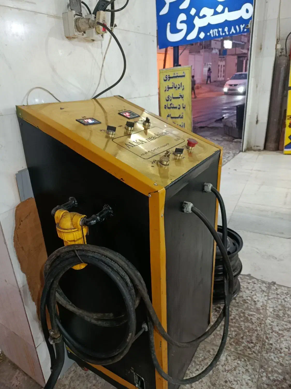 شستشوی رادیاتور بخاری خودرو با دستگاه اتوماتیک|خدمات موتور و ماشین|اهواز, منبع اب|دیوار