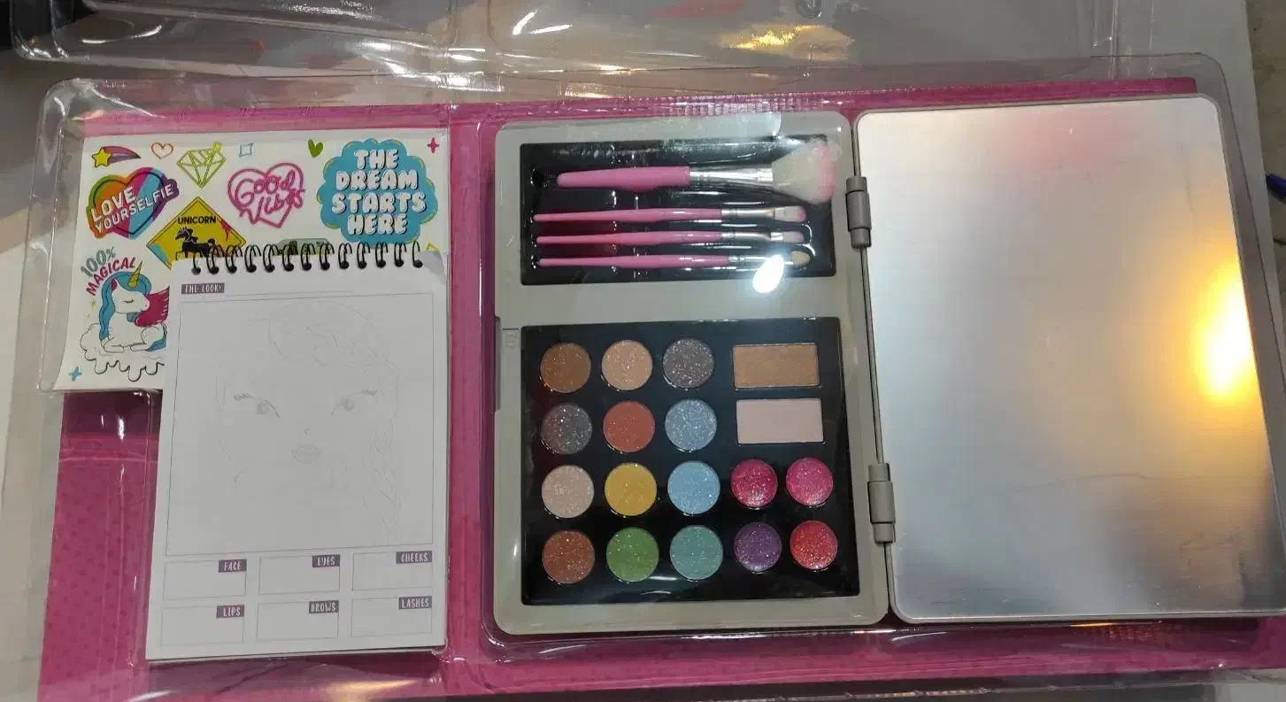 پک لوازم آرایشی فشن دخترانه Laptop Beauty Palette|آرایشی، بهداشتی، درمانی|شیراز, دباغ خانه|دیوار