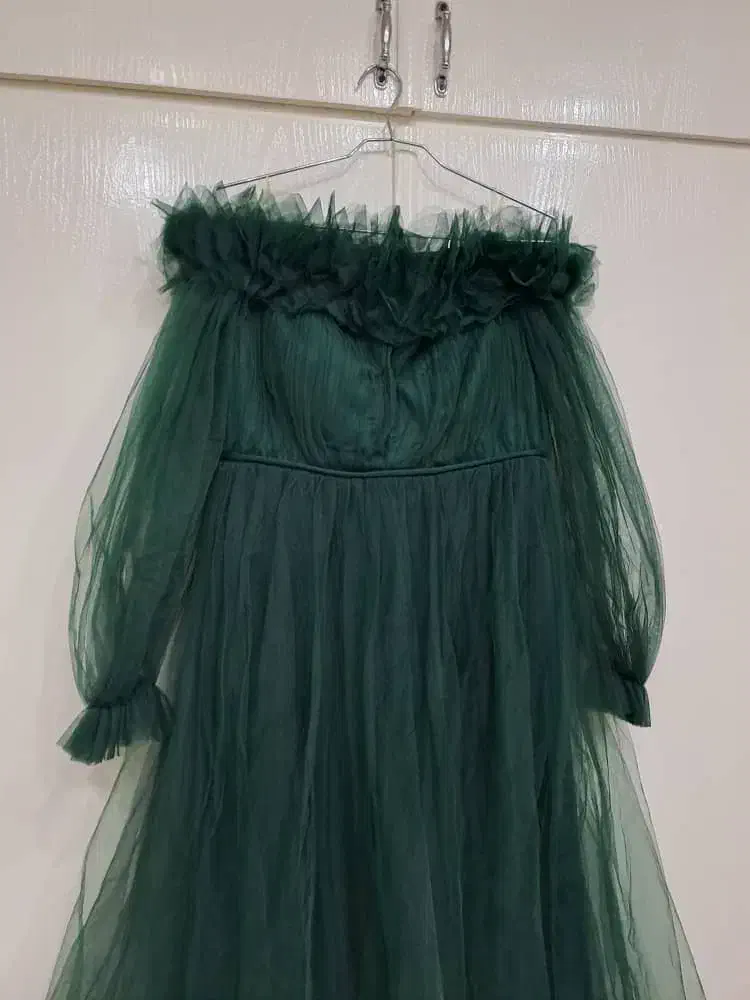 پیراهن مجلسی|لباس|اقبالیه, |دیوار