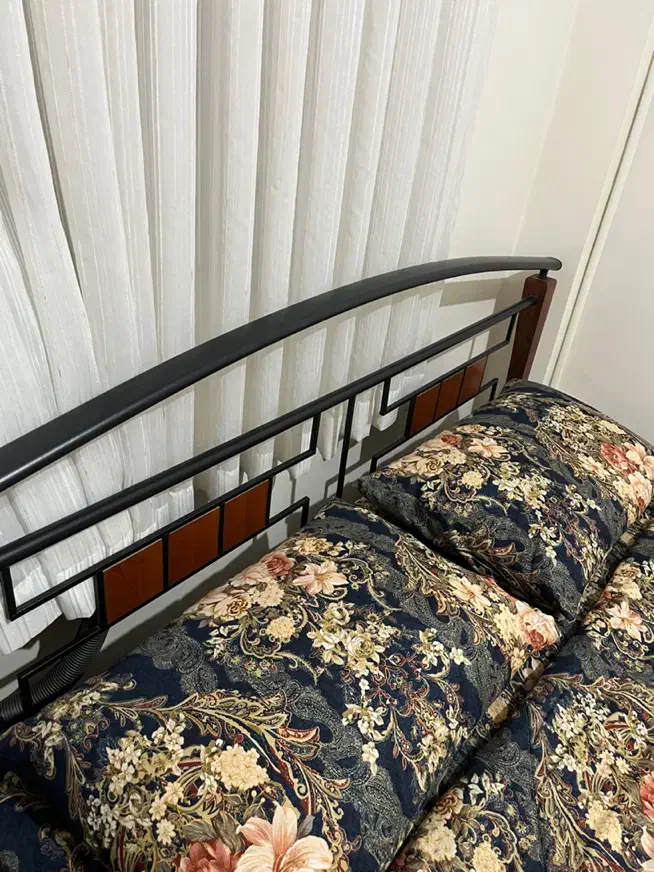 تخت خواب دو نفره|تخت و سرویس خواب|اندیشه, اندیشه فاز ۵|دیوار