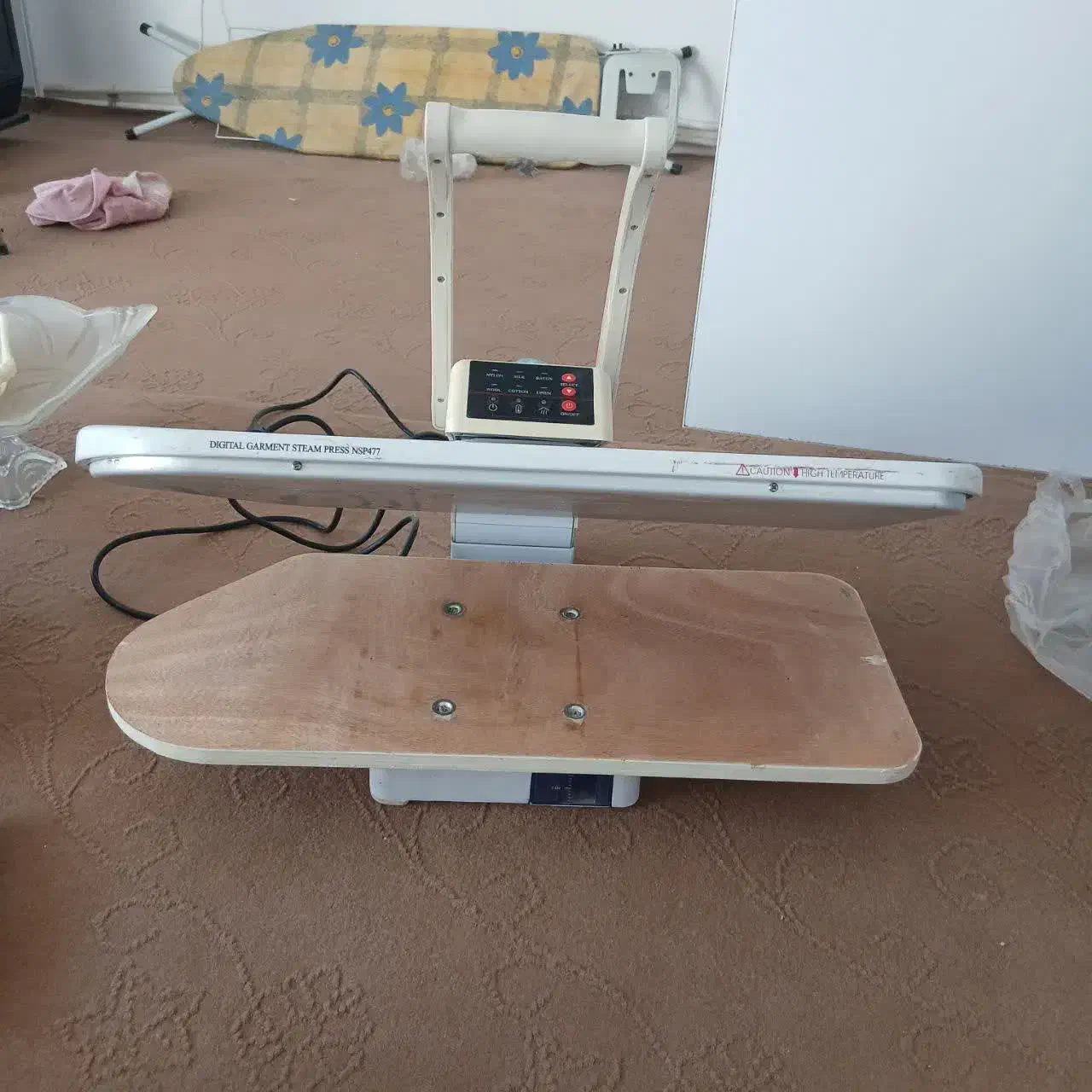 اتوپرس بخار همراه با میز اتو|اتو و لوازم اتو|قم, نوبهار|دیوار