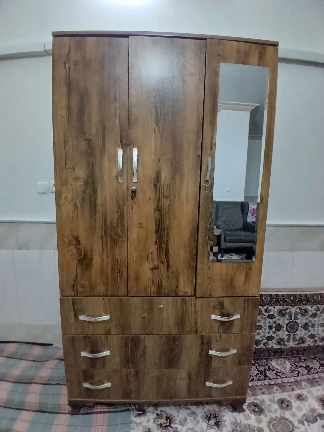 کمد سه در|جاکفشی، کمد، دراور|قم, حکمت شمالی|دیوار