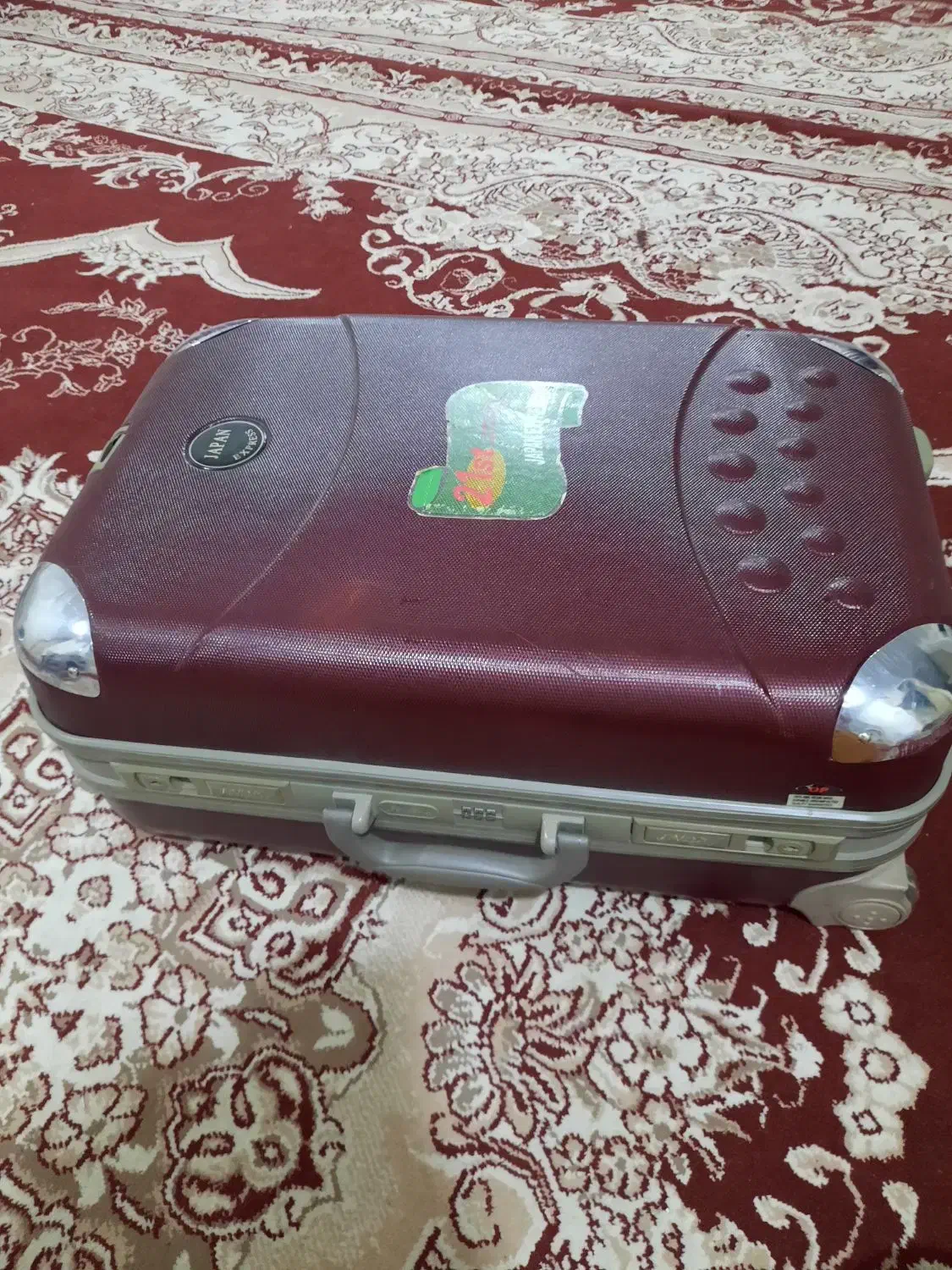 چمدان|کیف، کفش، کمربند|شاهینشهر, نظامی|دیوار