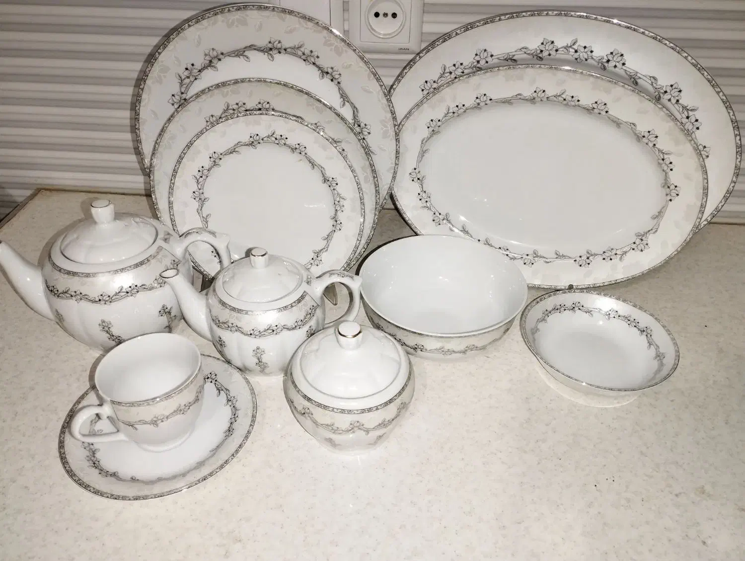 ظروف پذیرایی|ظروف سرو و پذیرایی|کاشان, معلم|دیوار