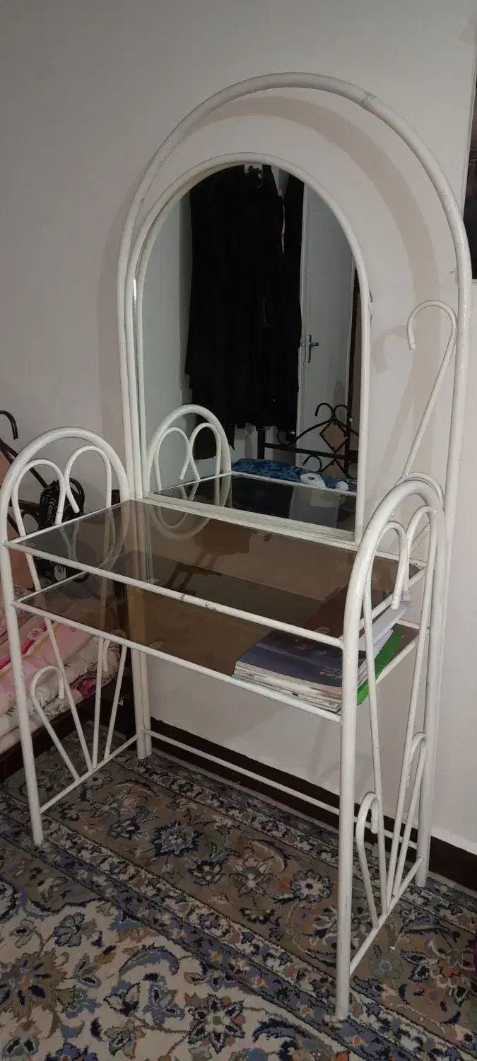 میزارایش،دوطبقه ،شیشه هاقهوه ای،سالم،همراه اینه|مبلمان خانگی و میز عسلی|اهواز, کوی نفت|دیوار