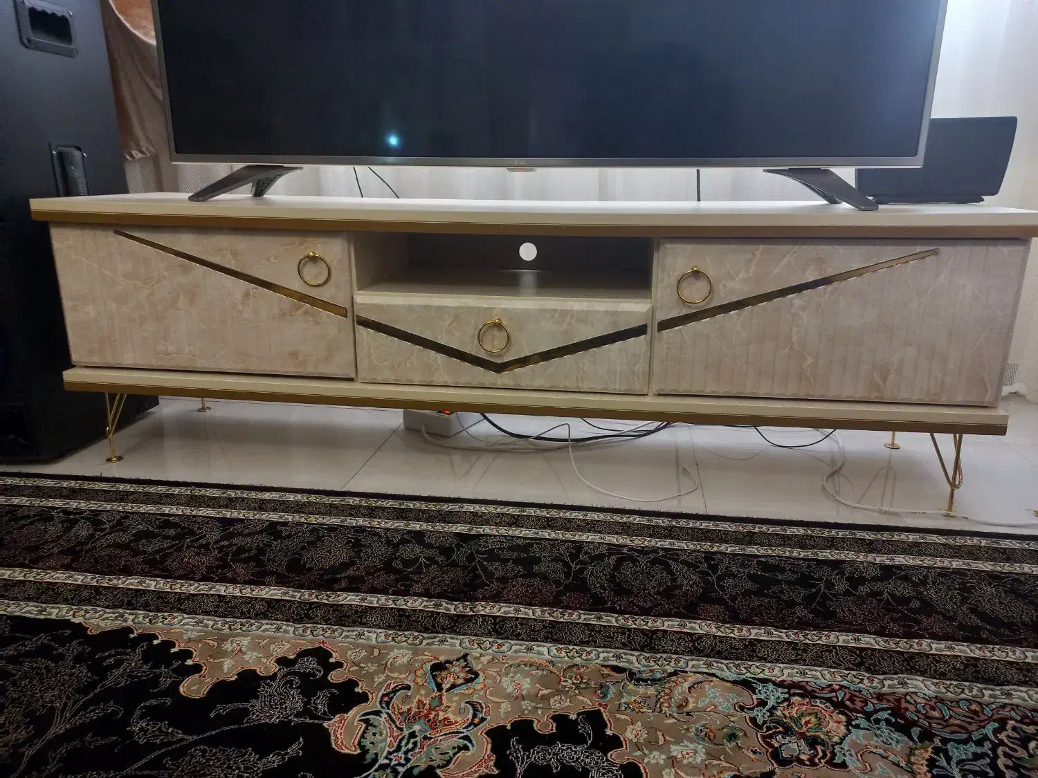 میز تلوزیون .آینه کنسول. جاکفشی|بوفه، ویترین، کنسول|پرند, فاز ۶|دیوار