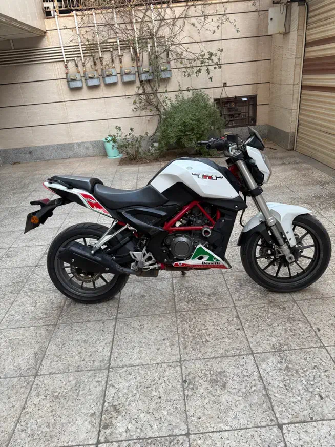 بنلی ۲۵۰ سی سی تک سیلندر مدل ۹۸|موتورسیکلت|اهواز, کوی جانبازان(دانش)|دیوار