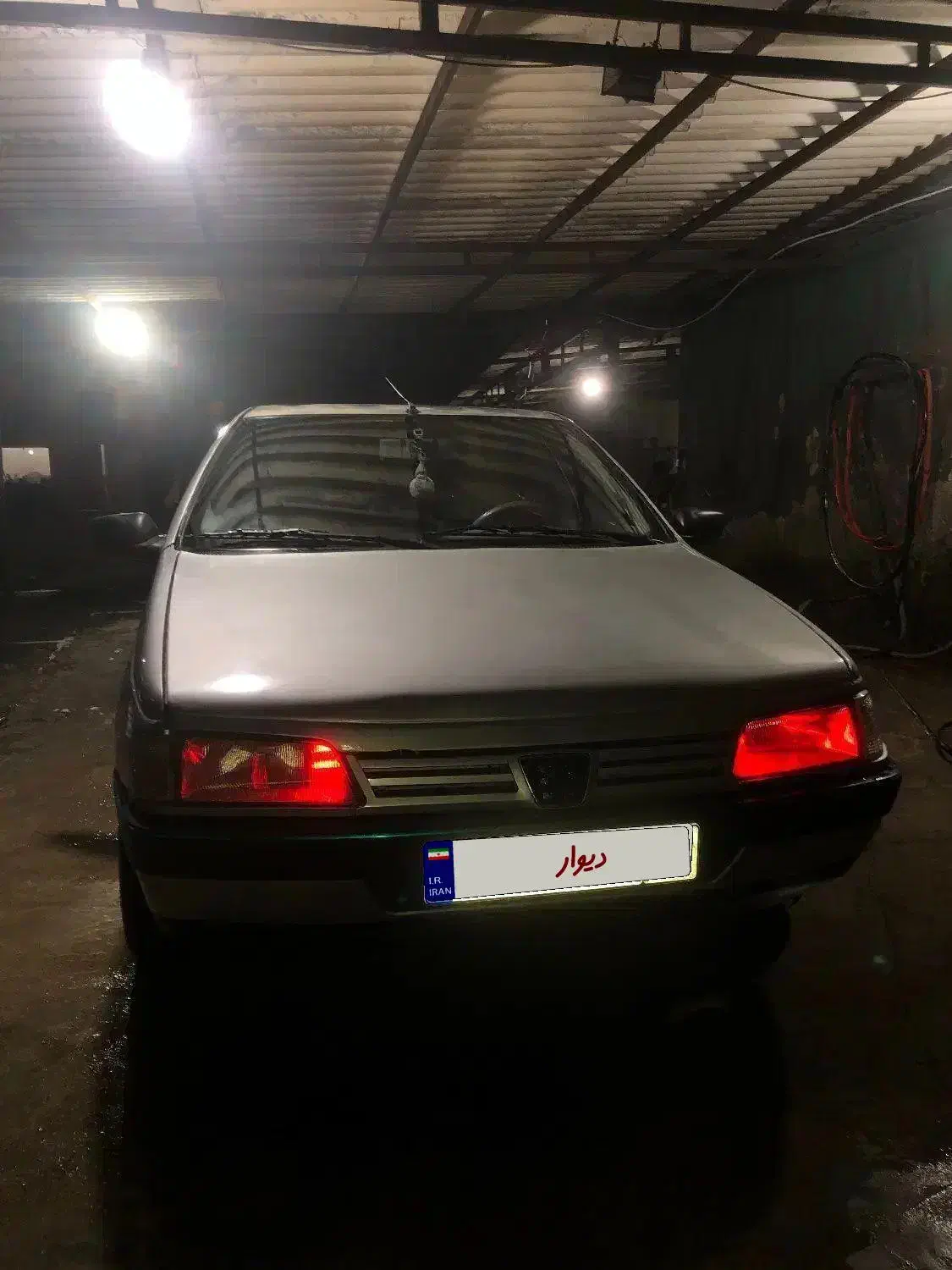 پژو۴۰۵ نقره ای|خودرو سواری و وانت|قائم‌شهر, |دیوار