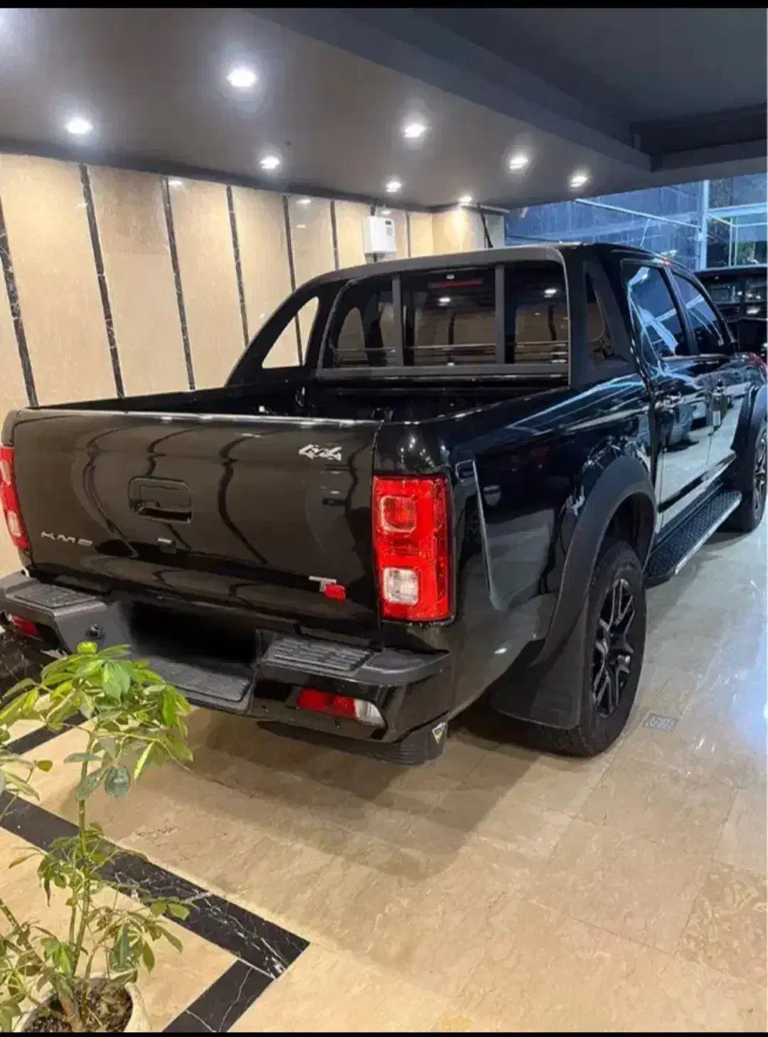 کی ام سی T8با امتیاز کار|خودرو سواری و وانت|شیراز, فرودگاه شهید دستغیب شیراز|دیوار