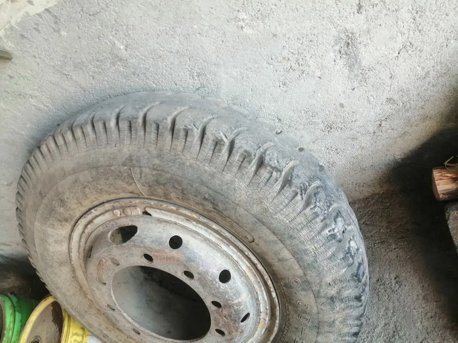 لاستیک 900در 20 بارکش تراکتور|قطعات یدکی و لوازم جانبی|اشنویه, |دیوار