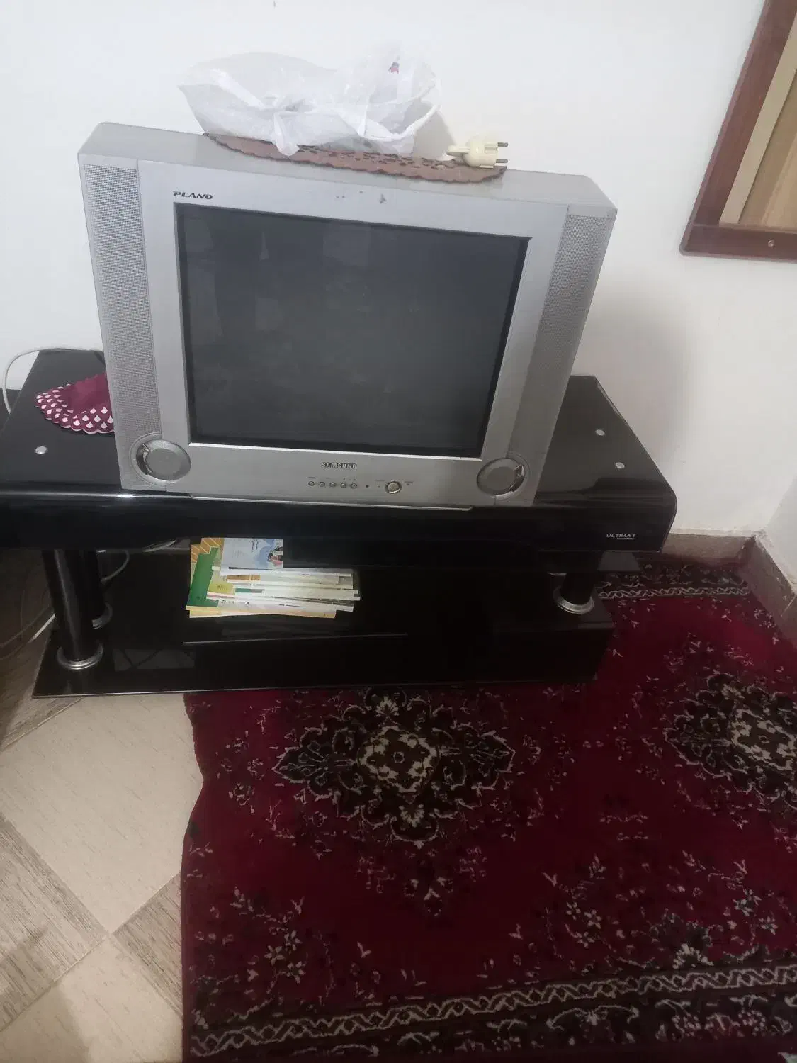 تلویزیون و زیر تلویزیون به فروش می رسد|تلویزیون و پروژکتور|الیگودرز, |دیوار