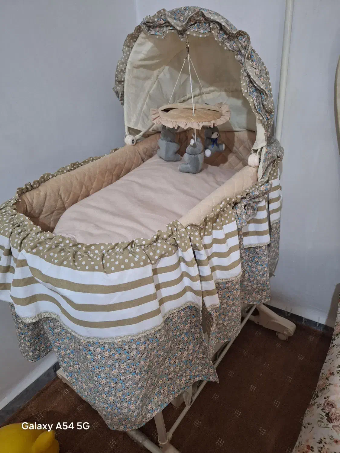 تخت نوزاد|تخت و صندلی بچه|بهار, |دیوار