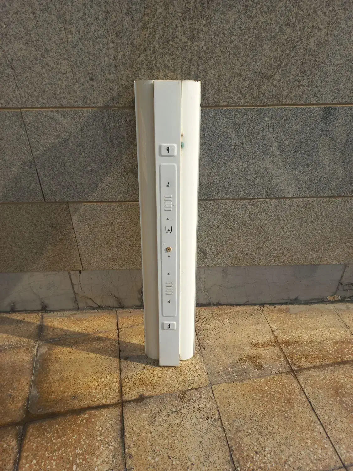 قاب مهتابی دوقلو|لامپ و چراغ|اهواز, کوی منابع طبیعی|دیوار