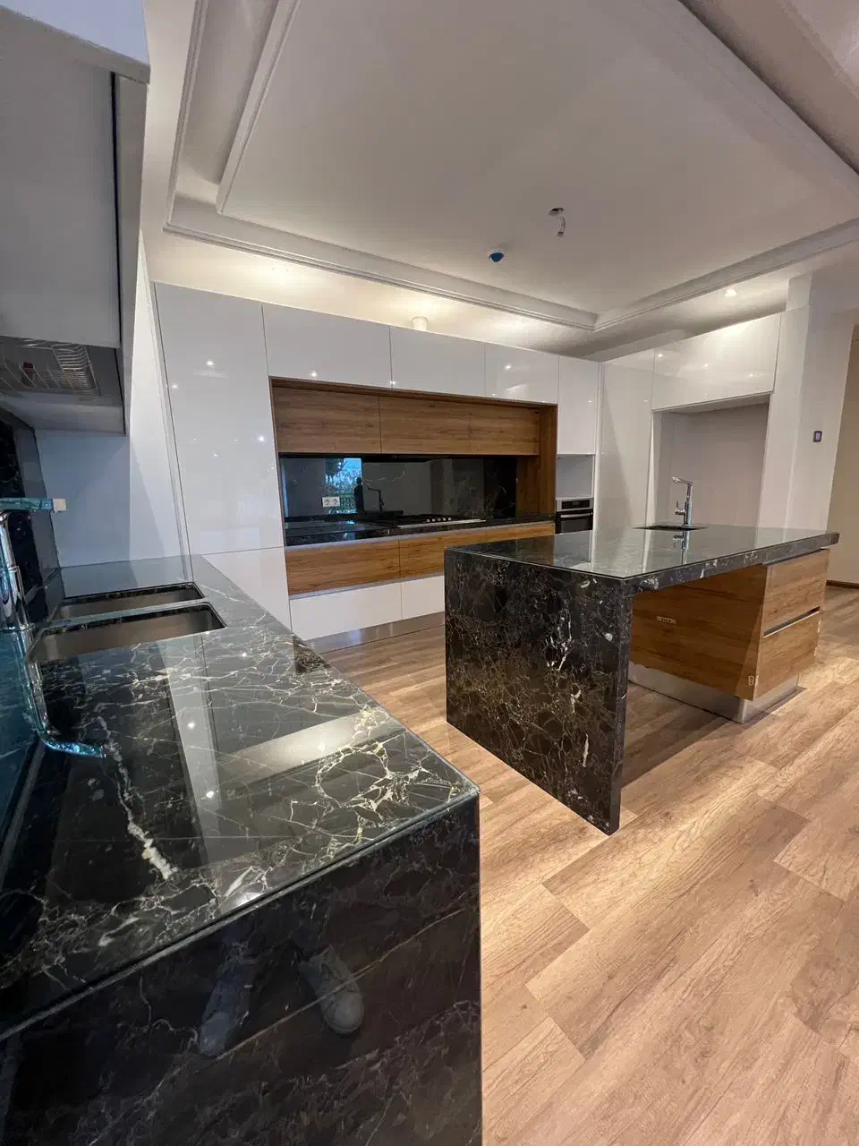 اجاره آپارتمان ۱۶۰ متری ،اقدسیه،گلزار،فول مشاعات