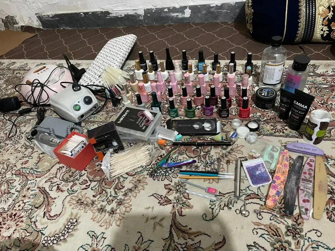 لوازم کاشت ناخن|آرایشگاه و سالنهای زیبایی|یاسوج, |دیوار