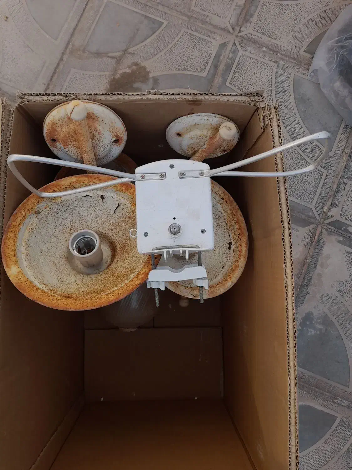 کلید و پریز|لامپ و چراغ|میبد, |دیوار