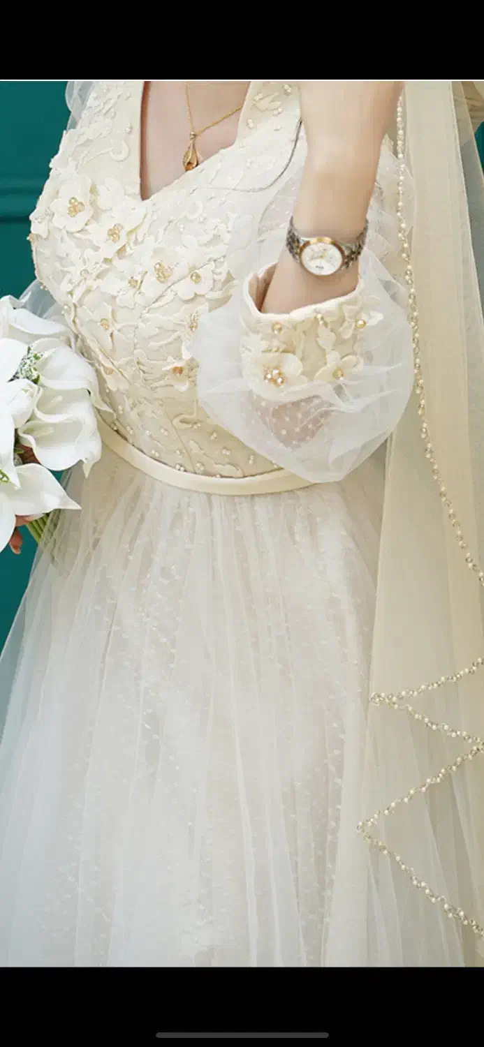 پیراهن مجلسی|لباس|رباط‌کریم, رباط‌کریم|دیوار