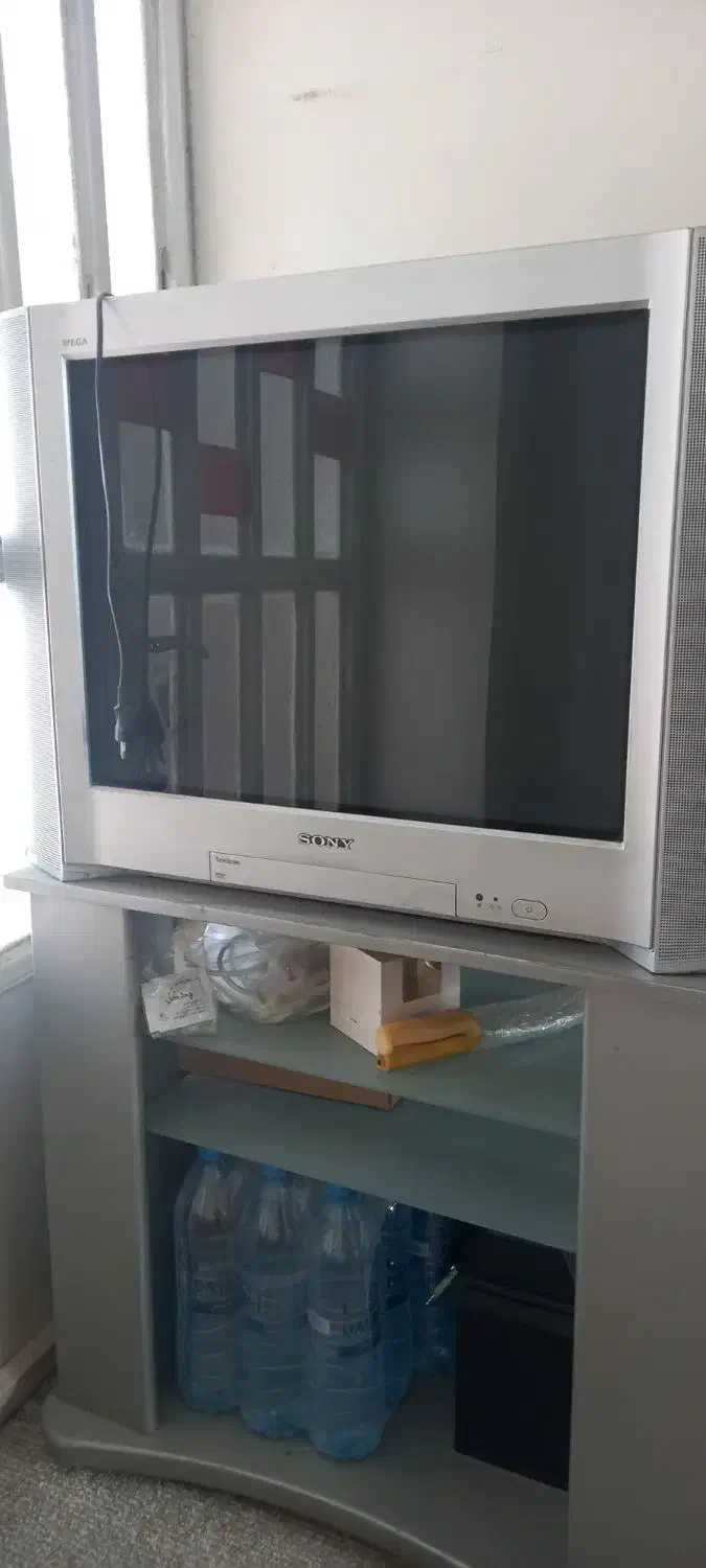 تلویزیون سونی و میز تلویزیون|تلویزیون و پروژکتور|مشهد, ویلاشهر|دیوار