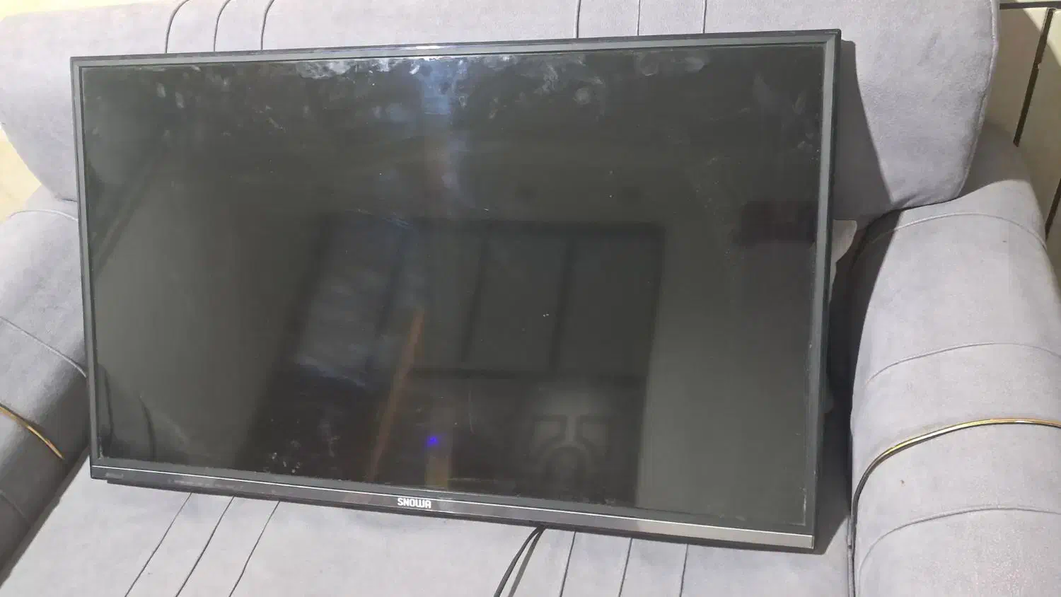 تلوزیون در حد نو|تلویزیون و پروژکتور|باوی, |دیوار