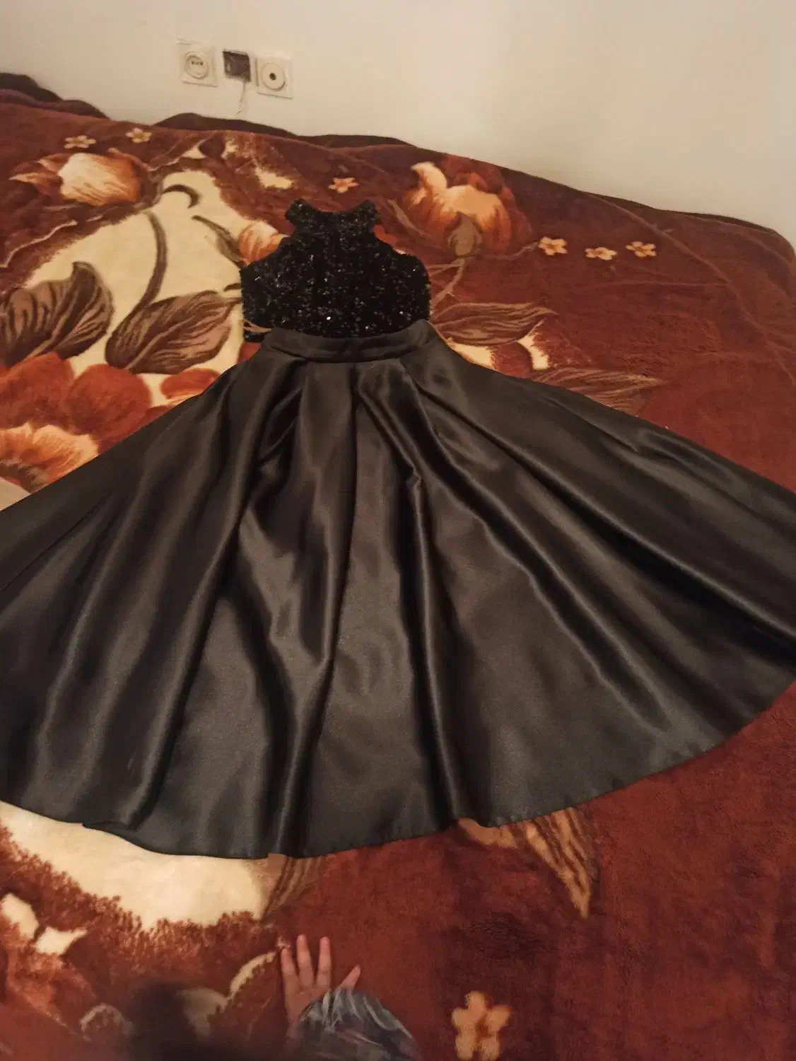 لباس مجلسی|لباس|بومهن, |دیوار