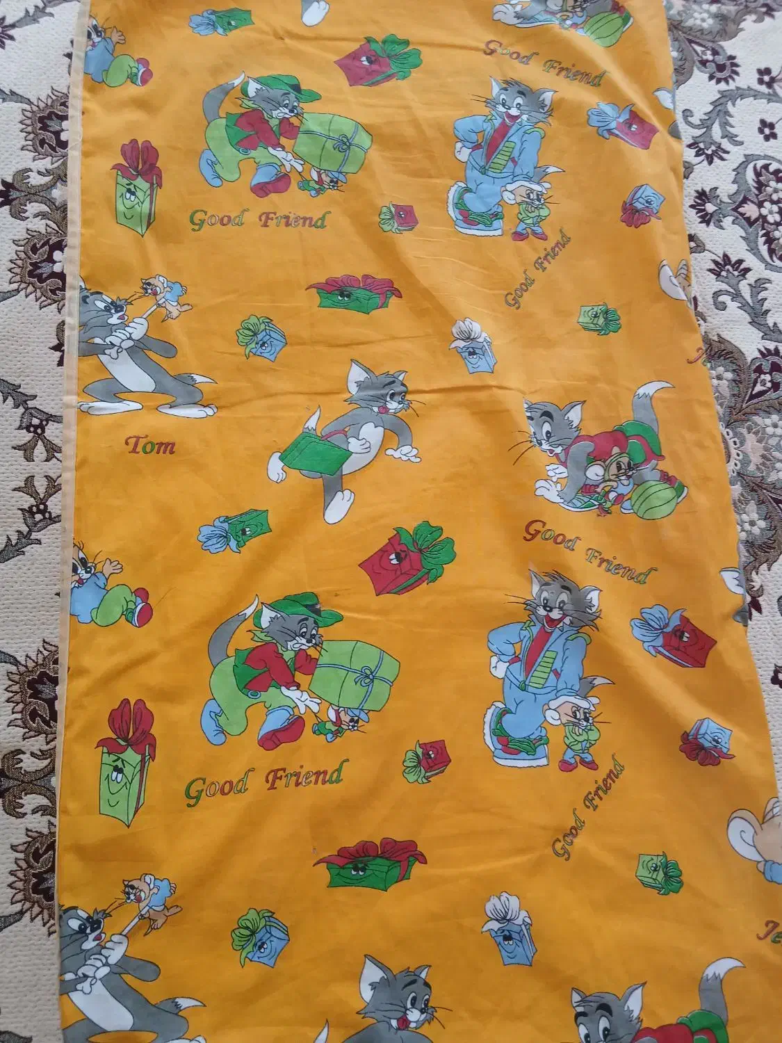 تشک‌تخت‌نوزاد|تشک تختخواب|دماوند, گیلاوند|دیوار