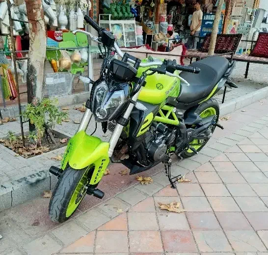 بنلی جفت کاشمر.|موتورسیکلت|کاشمر, |دیوار