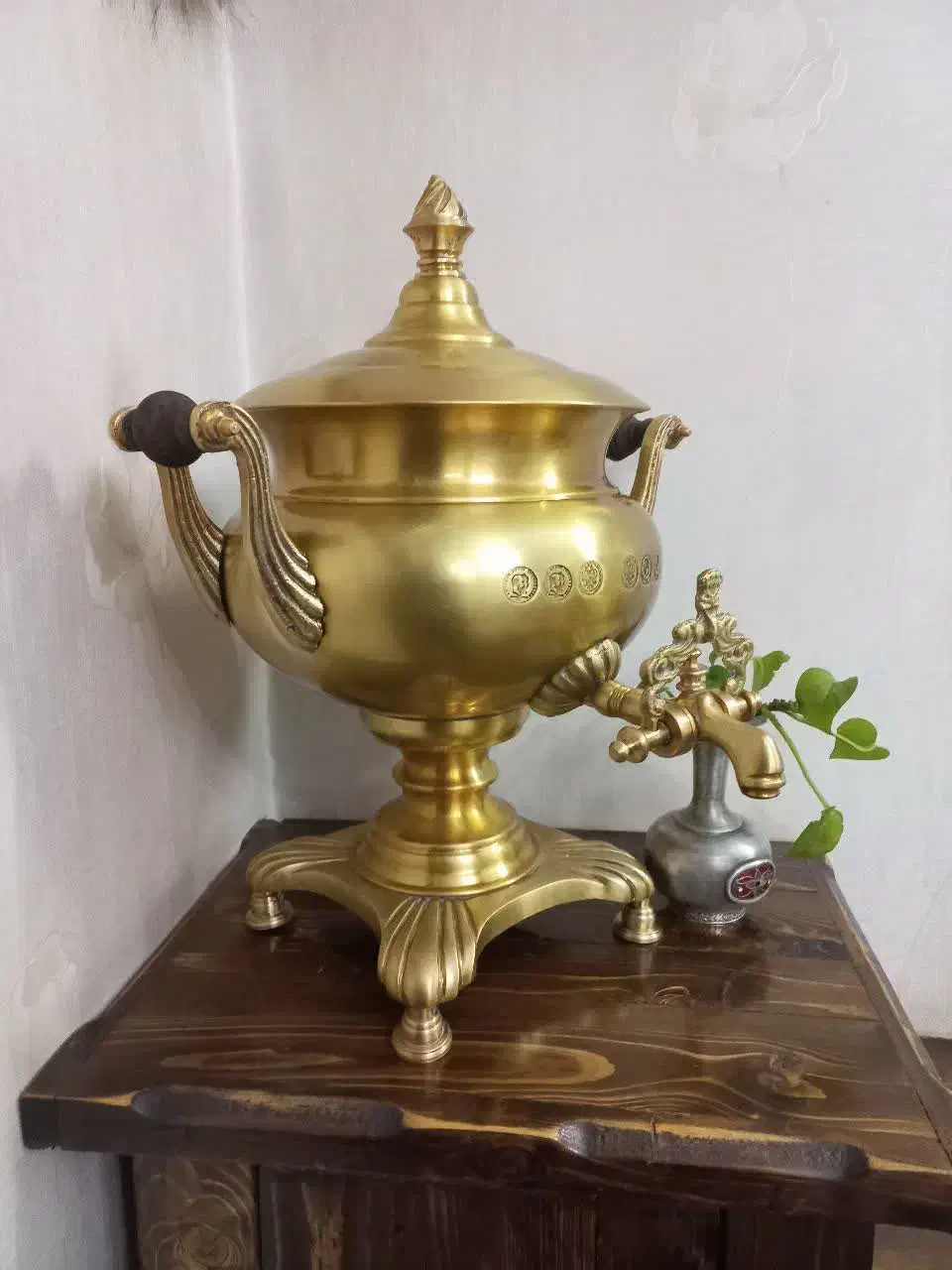 کلمن برنجی سنگین سماور زغالی قدیمی|سماور، چایساز، قهوهساز|تهران, نیروی هوایی (پیروزی)|دیوار