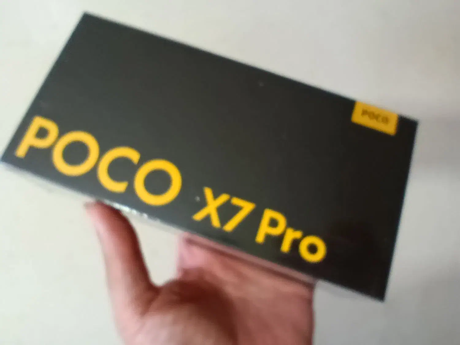 x7 pro  زرد  و  note 14   طلایی رنگ|موبایل|شیراز, بالا کفت|دیوار