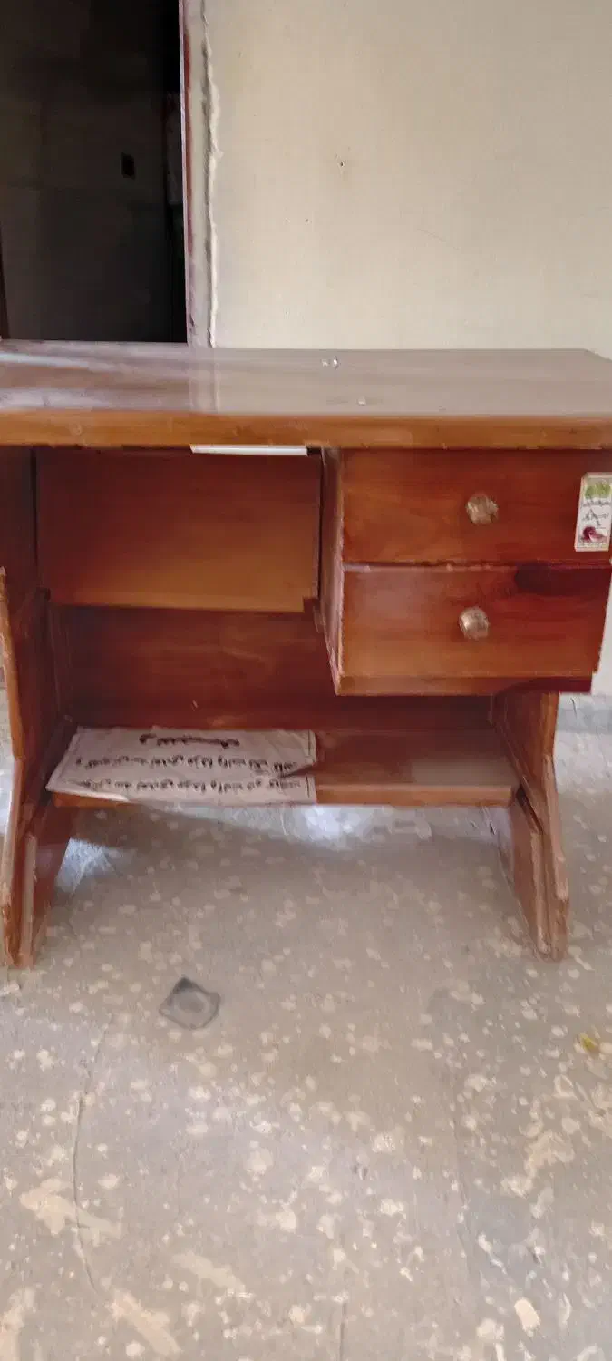 میز تحریر و پاتختی|میز تحریر و کامپیوتر|شیروان (خراسان), |دیوار